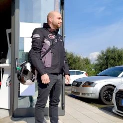 BEFAST Cinghia Tracolla Porta Casco Aggancio Doppia-DD Motoabbigliamento.it Nero 7 BEFAST Cinghia Tracolla Porta Casco Aggancio Doppia-DD Motoabbigliamento.it Nero -Offerta economica ACCESSORI MOTO img 20210421 101343 ok 2 1