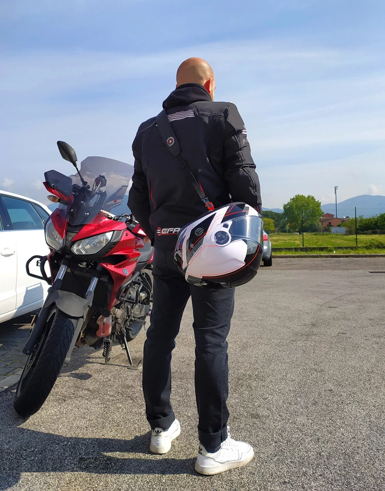 BEFAST Cinghia Tracolla Porta Casco Aggancio Micrometrico Motoabbigliamento.it Nero 3 BEFAST Cinghia Tracolla Porta Casco Aggancio Micrometrico Motoabbigliamento.it Nero - immagine 3