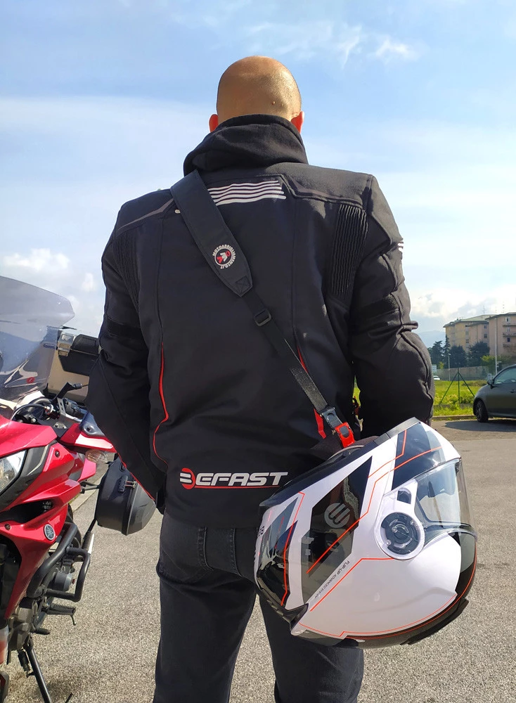 BEFAST Cinghia Tracolla Porta Casco Aggancio Micrometrico Motoabbigliamento.it Nero 1 BEFAST Cinghia Tracolla Porta Casco Aggancio Micrometrico Motoabbigliamento.it Nero