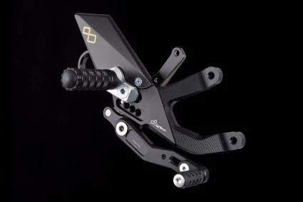 Pedane Regolabili LighTech FTRBM004 Con Poggiapiede Fisso BMW 1 Pedane Regolabili LighTech FTRBM004 Con Poggiapiede Fisso BMW