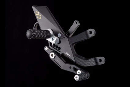 Pedane Regolabili LighTech FTRBM004W Con Poggiapiede Snodato BMW 1 Pedane Regolabili LighTech FTRBM004W Con Poggiapiede Snodato BMW